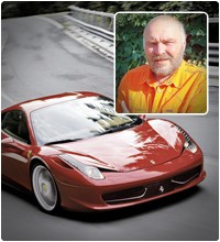 DANIEL MIKLETI� - Nebr�nil by som sa tohtoro�n�mu modelu Ferrari 458 v origin�l �ervenom preveden�